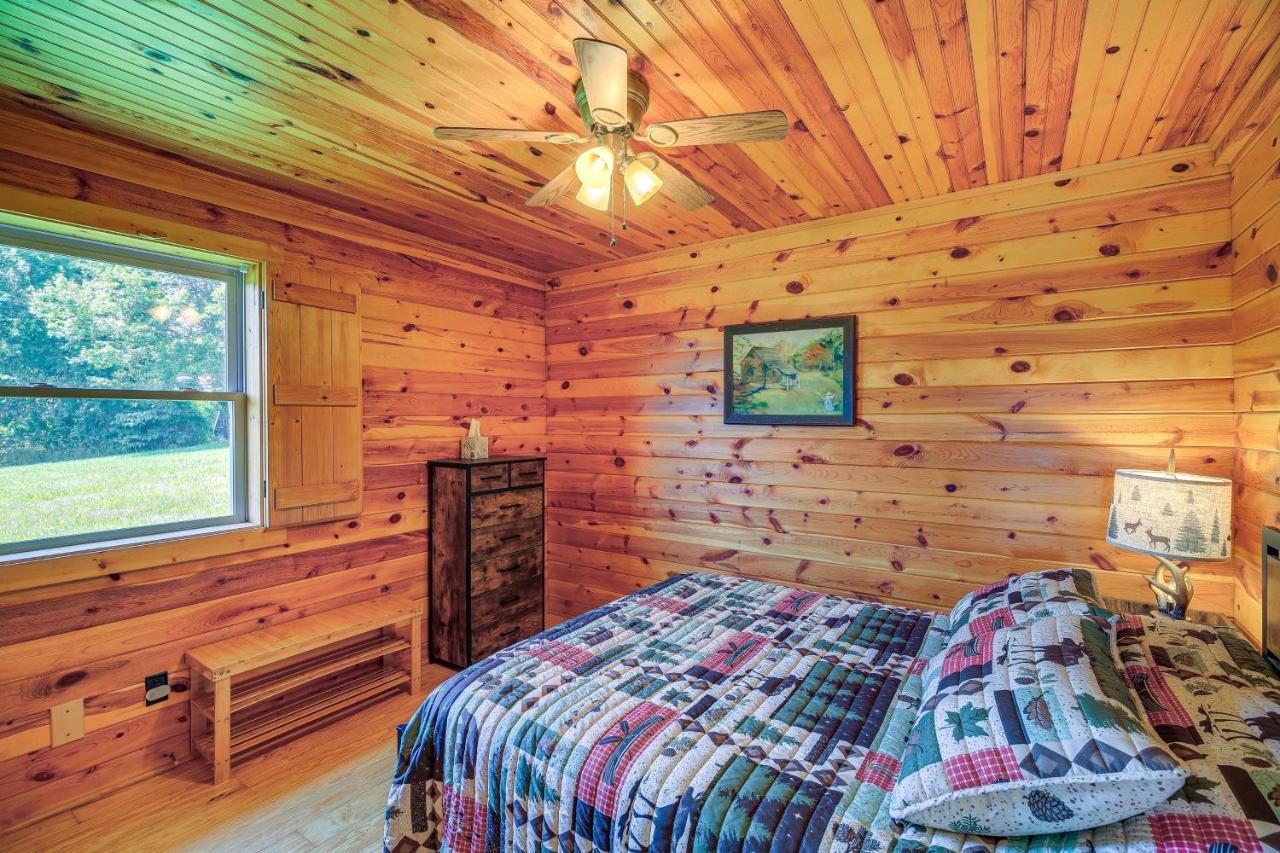 Sparta Blue Ridge Mountain Cabin With Views And Hot Tubヴィラ エクステリア 写真